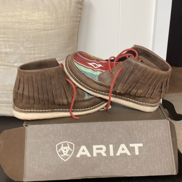 Ariat slip on low top woman’s size 6.5 Cruiser Fringe - Picture 4 of 9